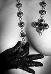 09-breast_chain_contrasty.jpg